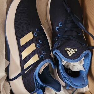 BNIB Adidas cloudfoam size 6